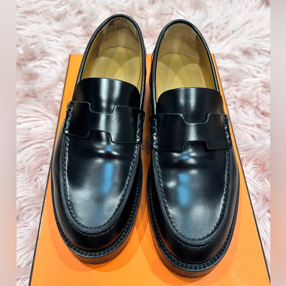 Hermes shiny black leather Hour Loafer